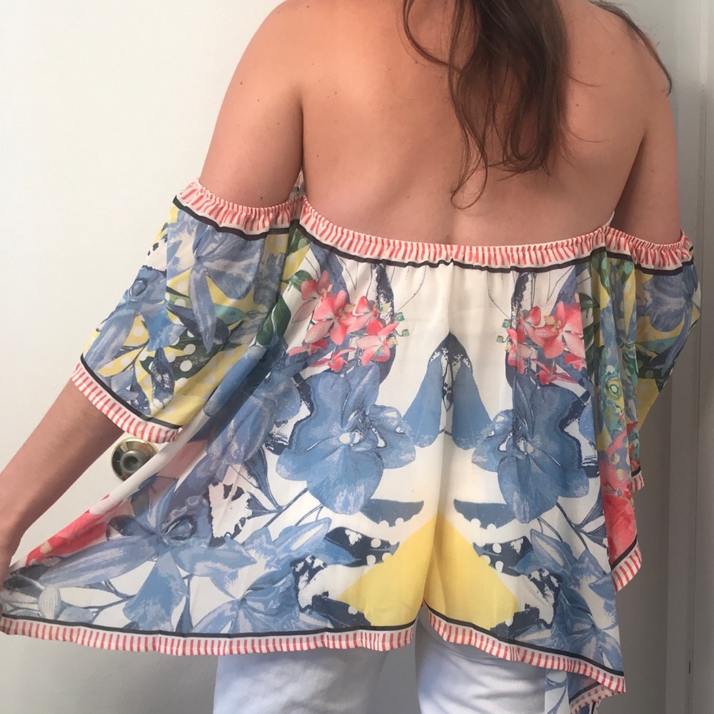 Flying Tomato flowing off the shoulder top - Picture 3 of 7